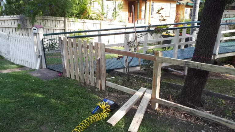 Small and simple paling fence rebuild.